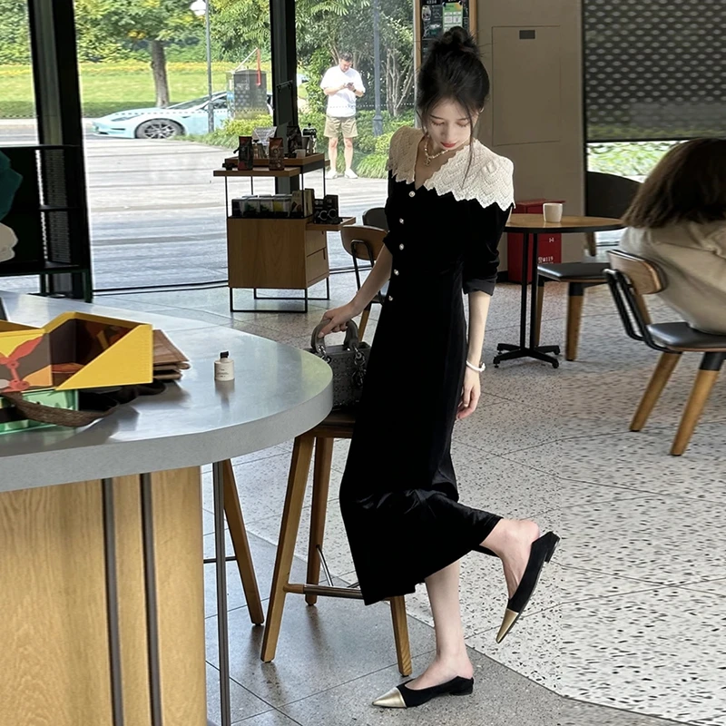 时尚蕾丝连衣裙修身长袖2024新款法式小黑裙感秋季气质长裙女7724