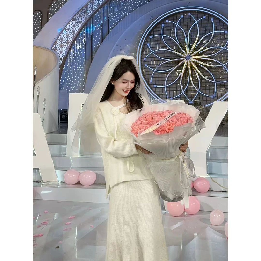 【1124】一见倾心 小允姐姐2025新款时尚高级玫瑰毛衣套装