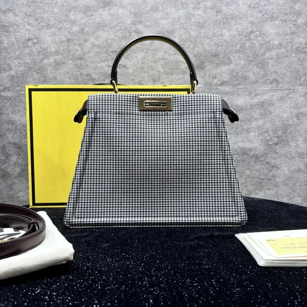 95新/妃鱼/手提包/芬迪/240721LL0016