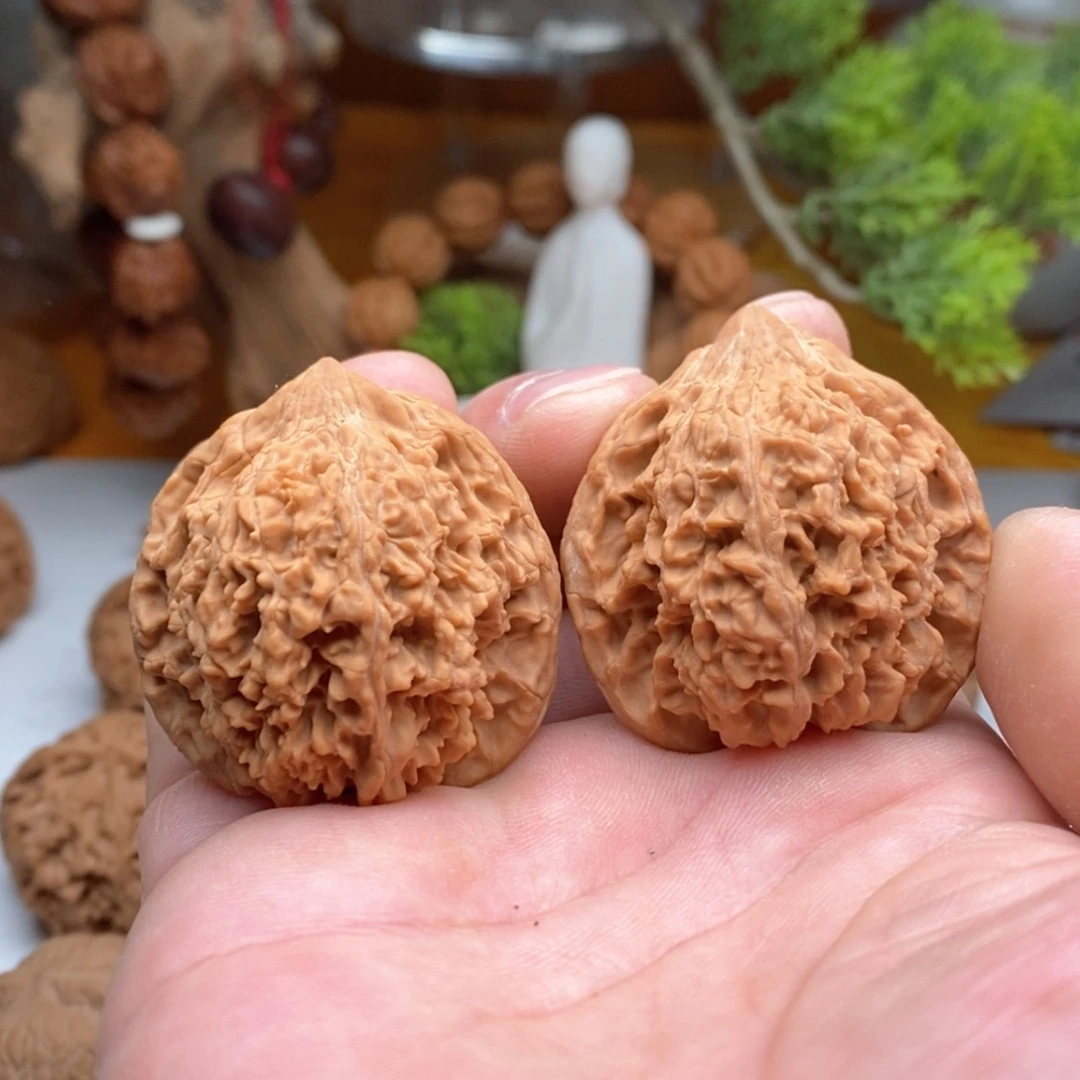 【闪购商品】文玩核桃吊坠神**哥
