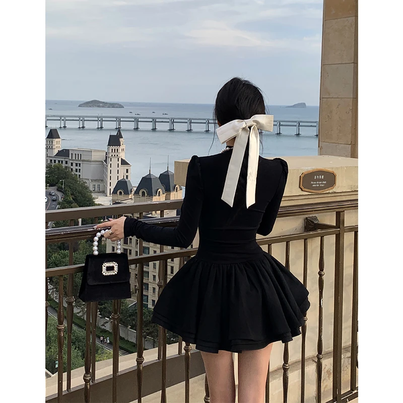 芭比姨琥珀月光千金针织连衣裙公主蓬蓬裙加绒赫本小黑收腰小黑裙