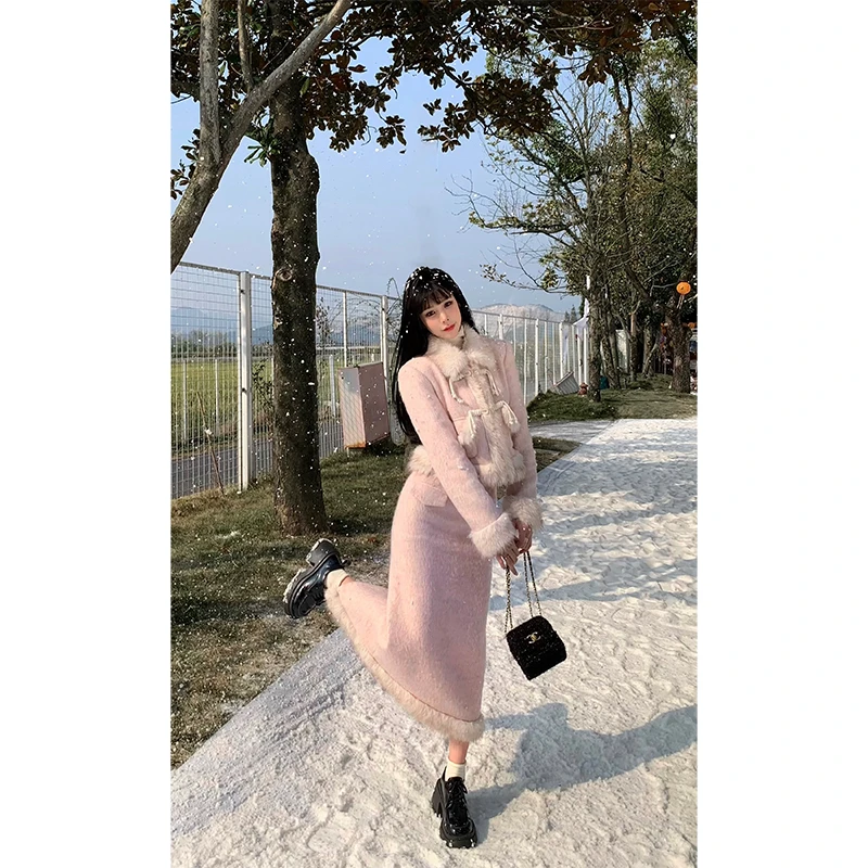 芭比姨小香风秋冬女2023新款爆款甜辣毛呢拼毛绒短外套半身裙套装