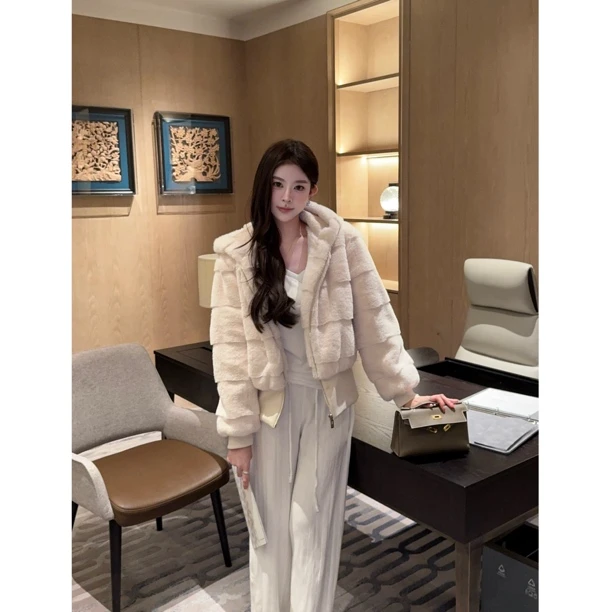 人造皮草 【莉萍服饰】慵懒感仿貂毛连帽短外套杏色软糯环保皮草女