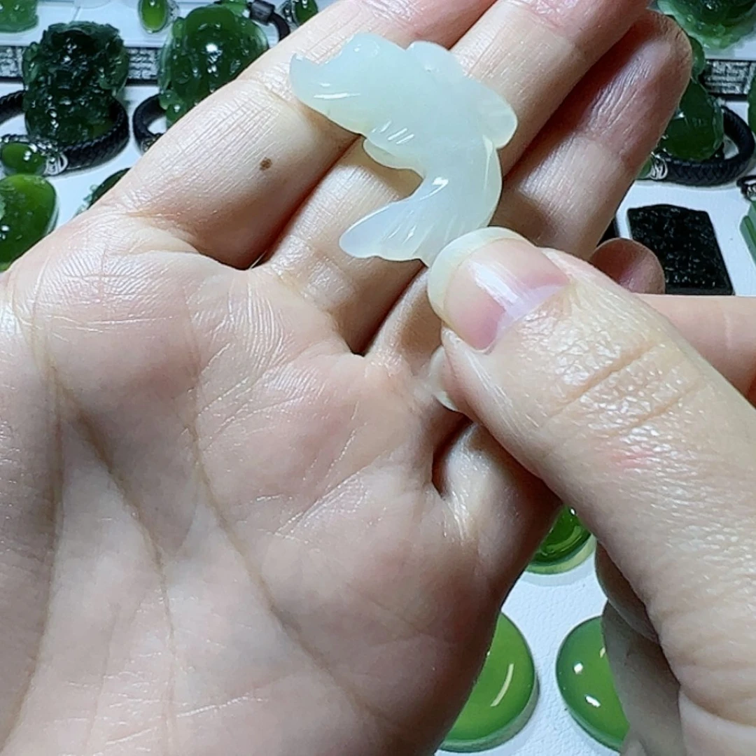 【闪购商品】蛇纹石玉颈饰未镶嵌