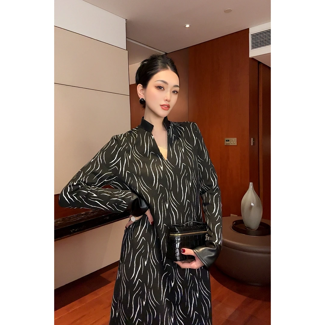 紫紫   小斑   秋冬百搭斑马纹设计款时尚长袖连衣裙 ZC10LZYL678