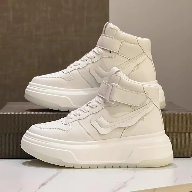 百搭小白鞋女2024秋冬加绒休闲短靴厚底板鞋百搭头层牛皮高帮鞋子