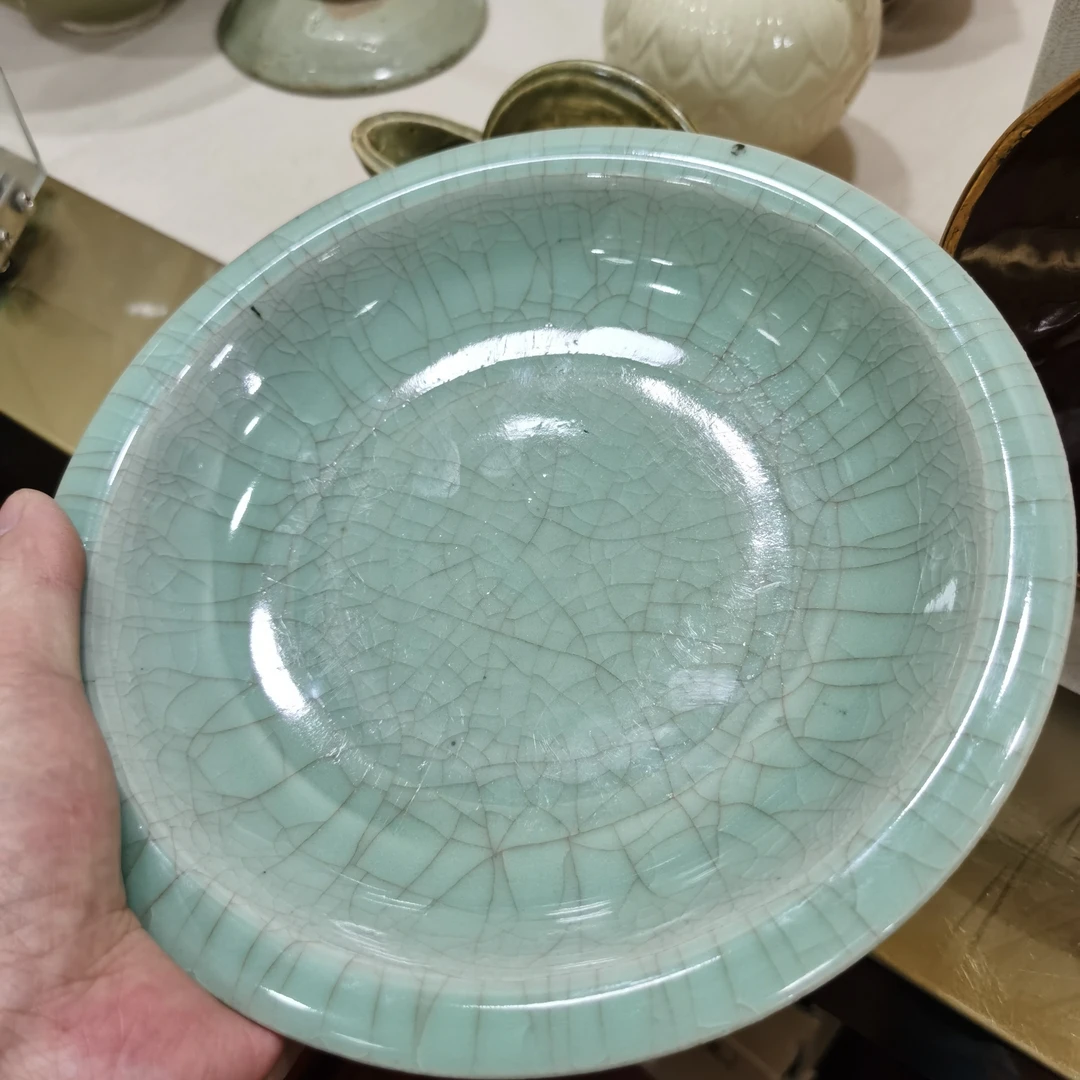 仿北宋龙泉窑绿釉盘子