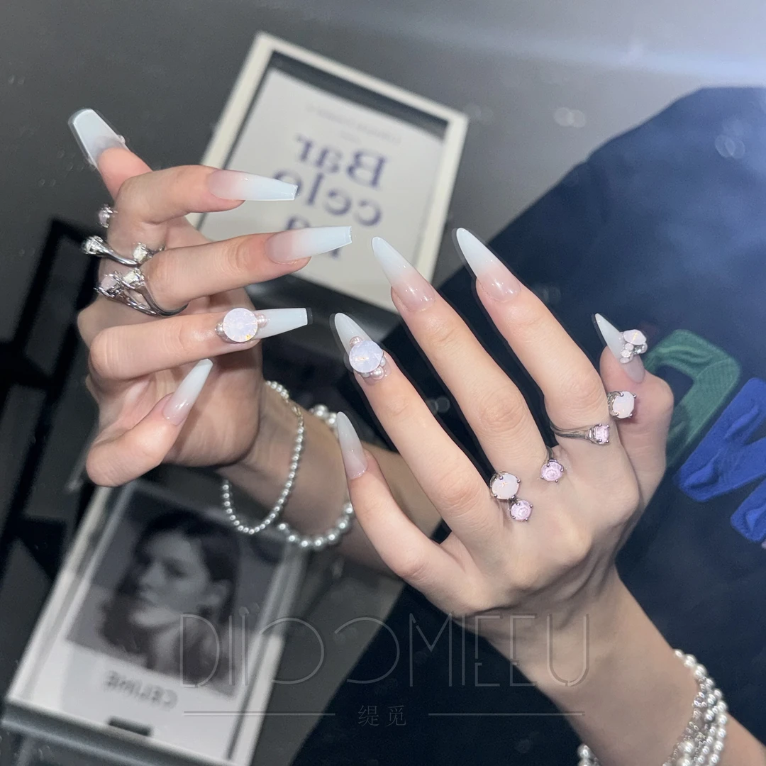 【奶昔】缇觅轻奢乳白渐变粉蛋白钻全华子钻纯手工可拆卸式穿戴甲