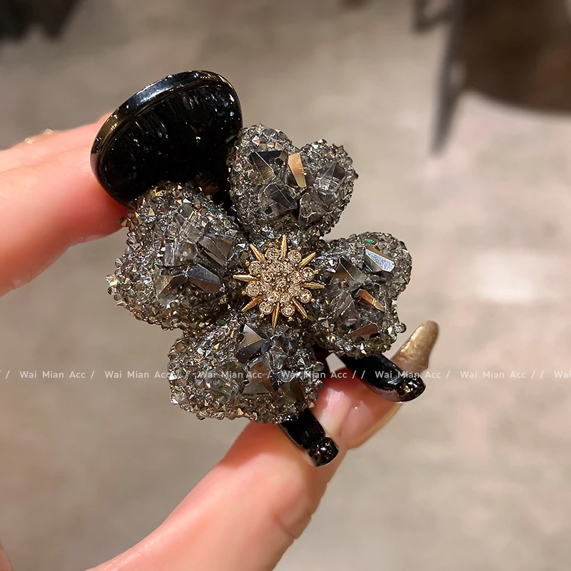 高端四叶花抓夹女中号夹子高马尾固定神器夹盘发2025新款发夹头饰