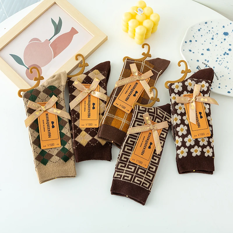 2024秋冬咖色双针双路保暖透气吸汗咖色系复古菱格中筒女款堆堆袜