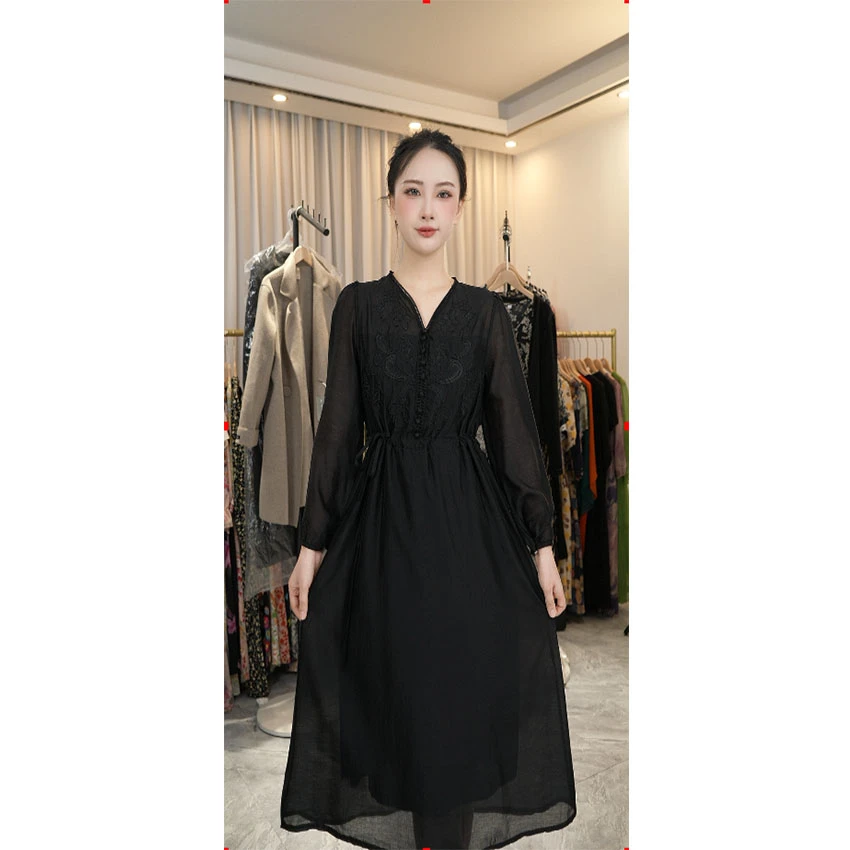 L077 高贵2024年黑色穿搭时尚气质显瘦轻奢早秋款中长连衣裙