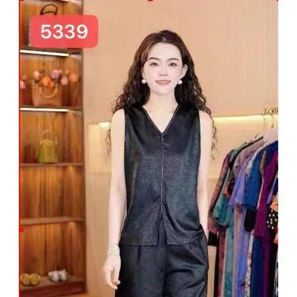 5339-23新款时尚休闲背心