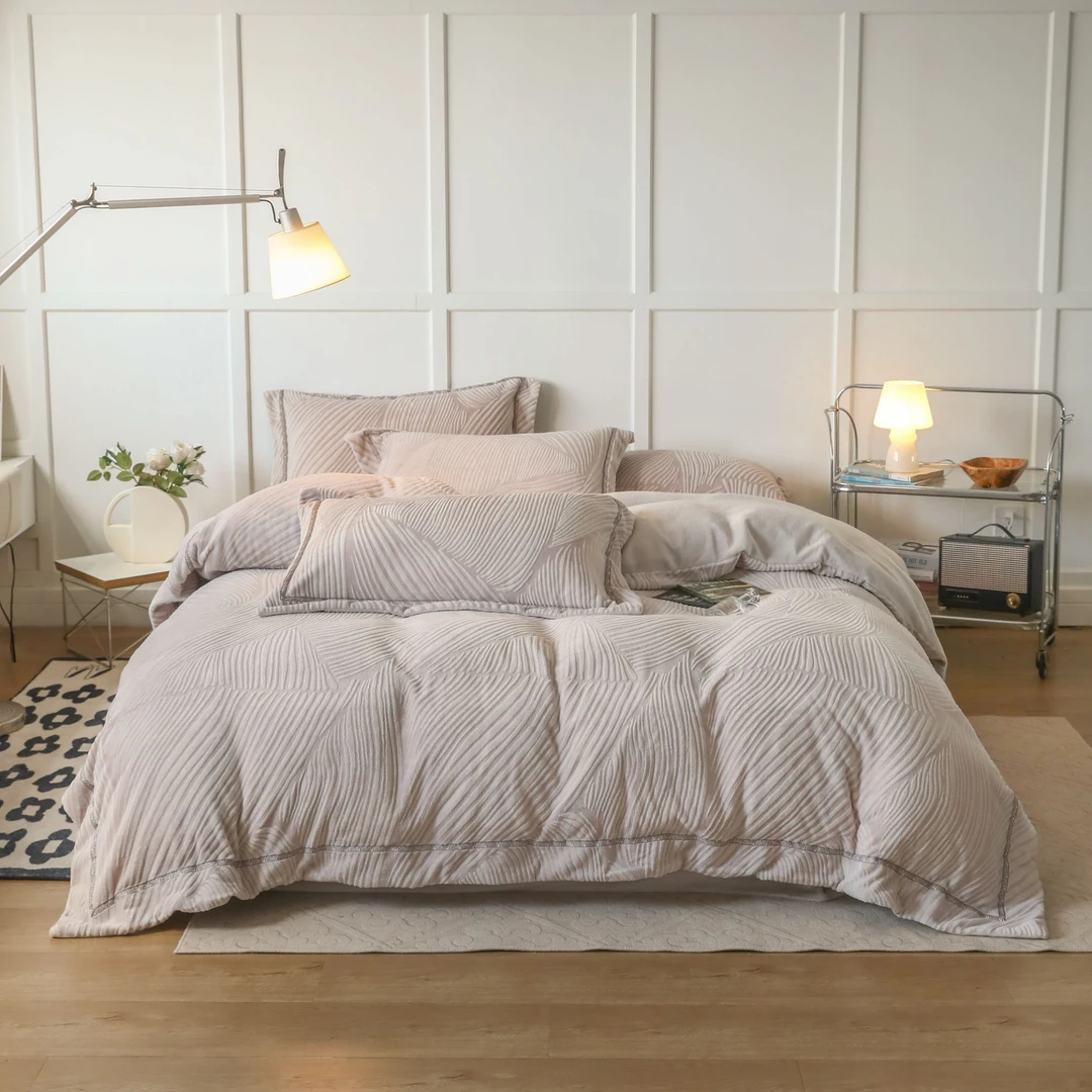 皇室嘉和罗威绒四件套轻奢加绒简约雕花冬季保暖防静电