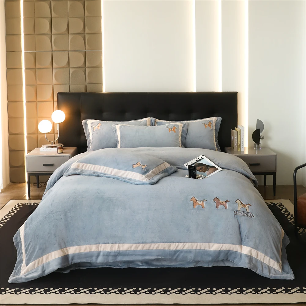 皇室嘉和维拉蓝灰简约轻奢刺绣绒四件套冬季加厚保暖防静电