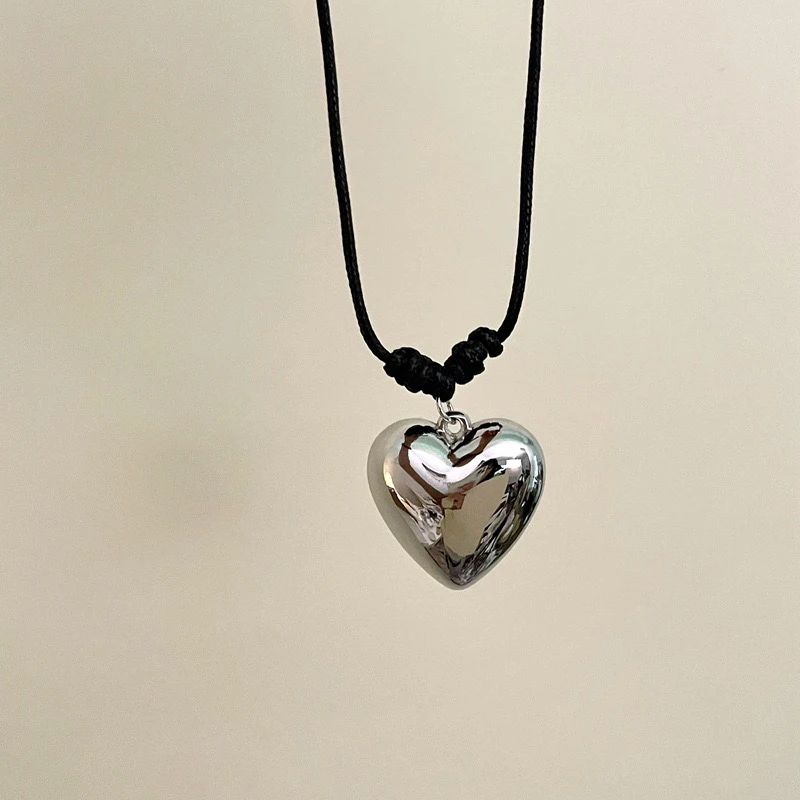 铜合金吊坠 Fever同款爱心吊坠毛衣链轻奢高级感黑绳桃心配饰