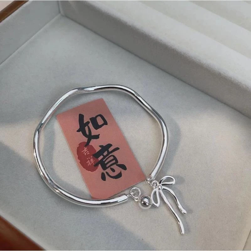 足银银制品 开口莫比乌斯手环在逃公主蝴蝶结铃铛开口手镯（633）
