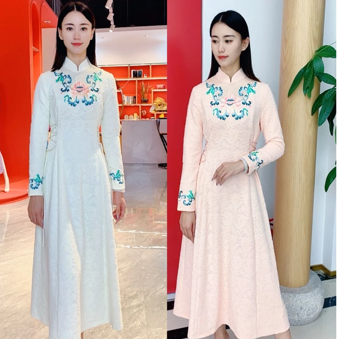 墨轩听雪2024秋冬新款镂空刺绣中国风连衣裙（悦兮）