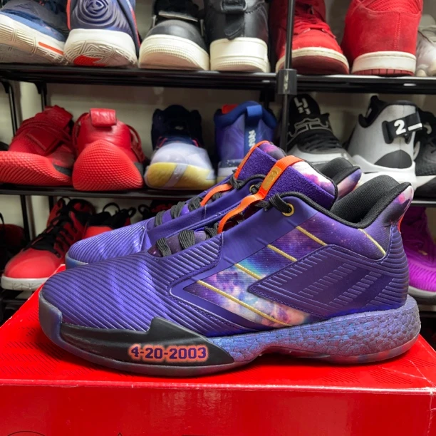 43码/阿迪达斯 T mac2麦迪 星空配色/无原盒 公价：499 95新实战鞋