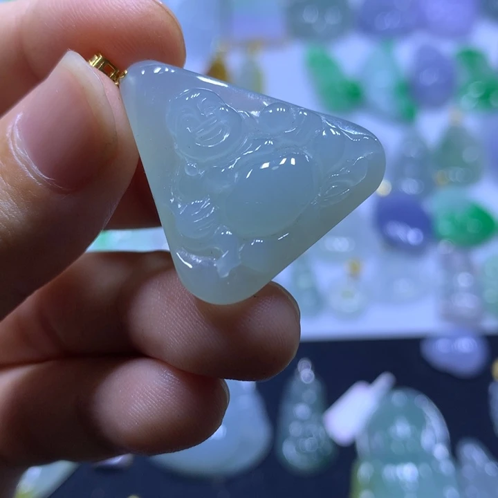 翡翠颈饰18K金镶嵌翡翠