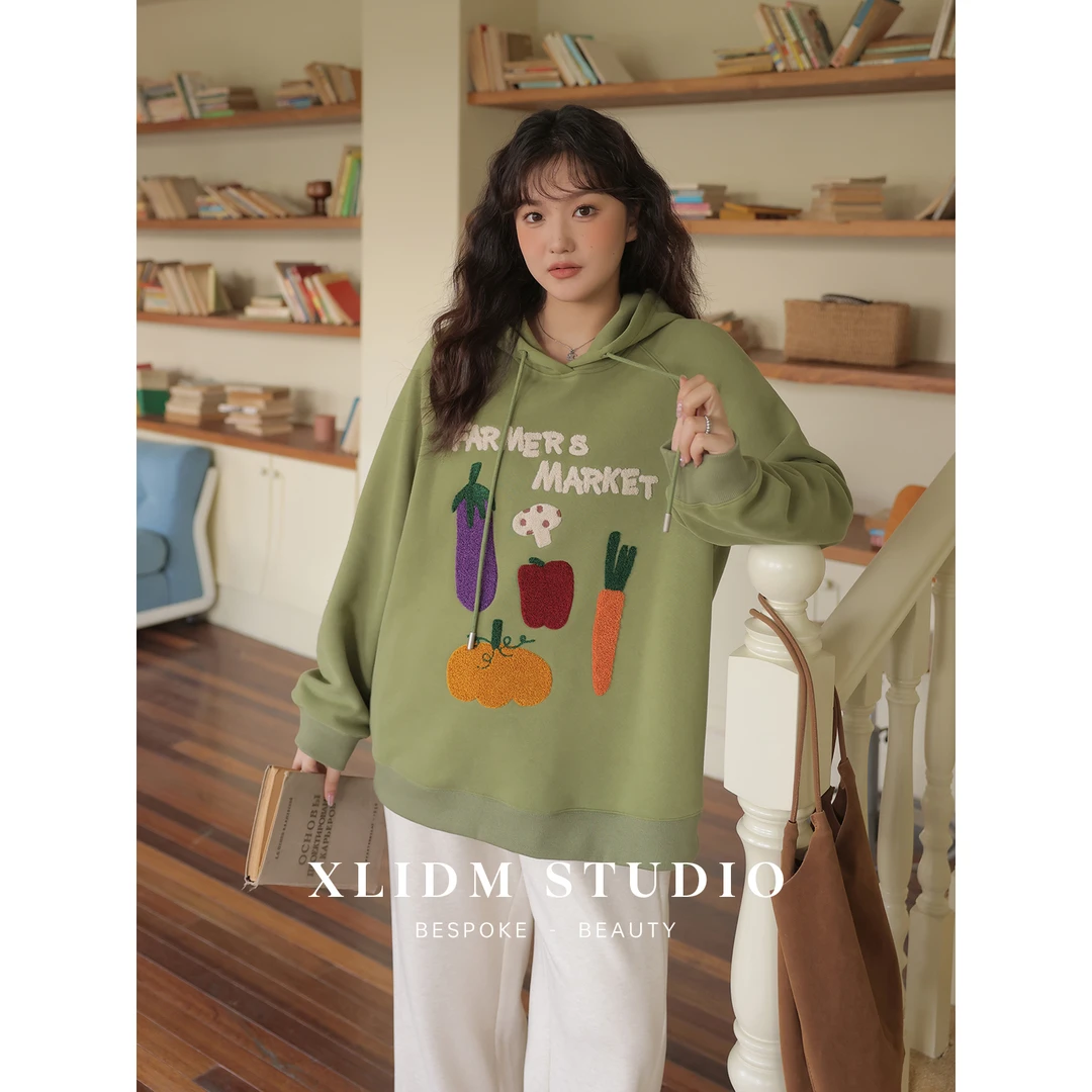 【清仓】小俪自制大码原创蔬菜乐园毛巾绣加绒连帽卫衣CD2T06049