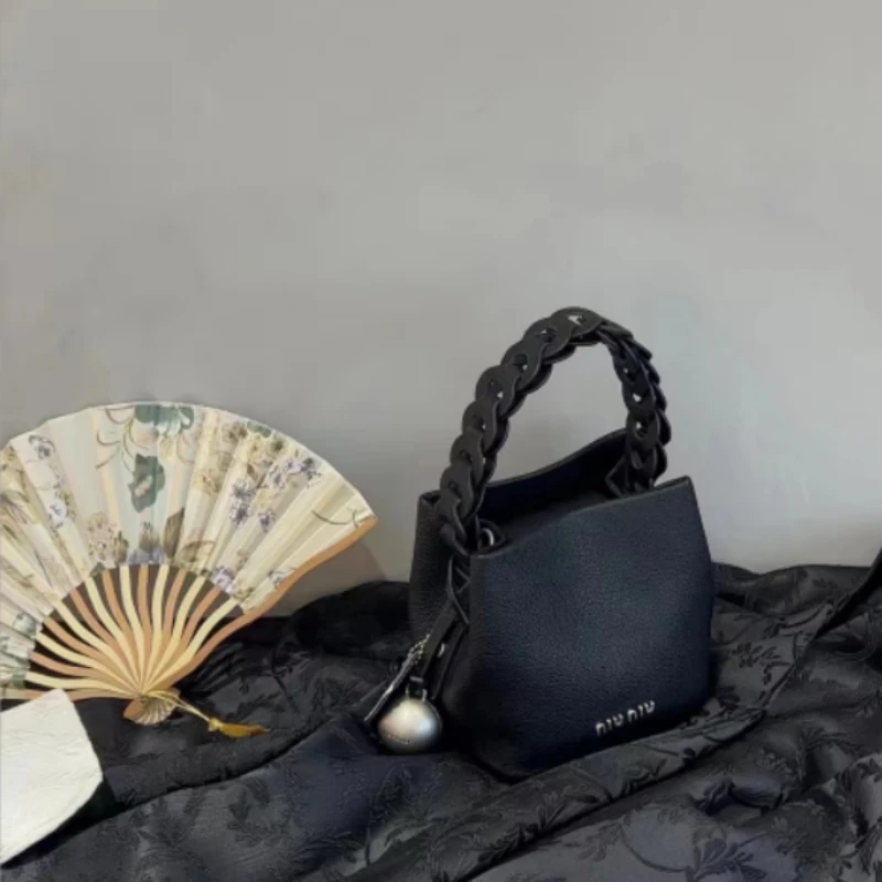 （长18高15厚13）2024新款单肩斜挎包轻奢时尚小众百搭8655