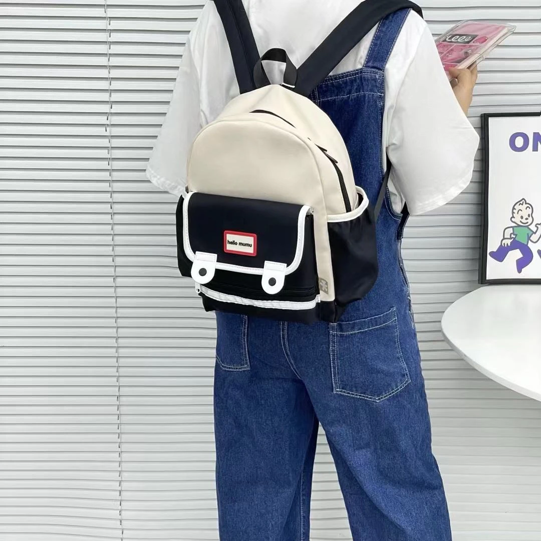 时尚日系百搭双肩包