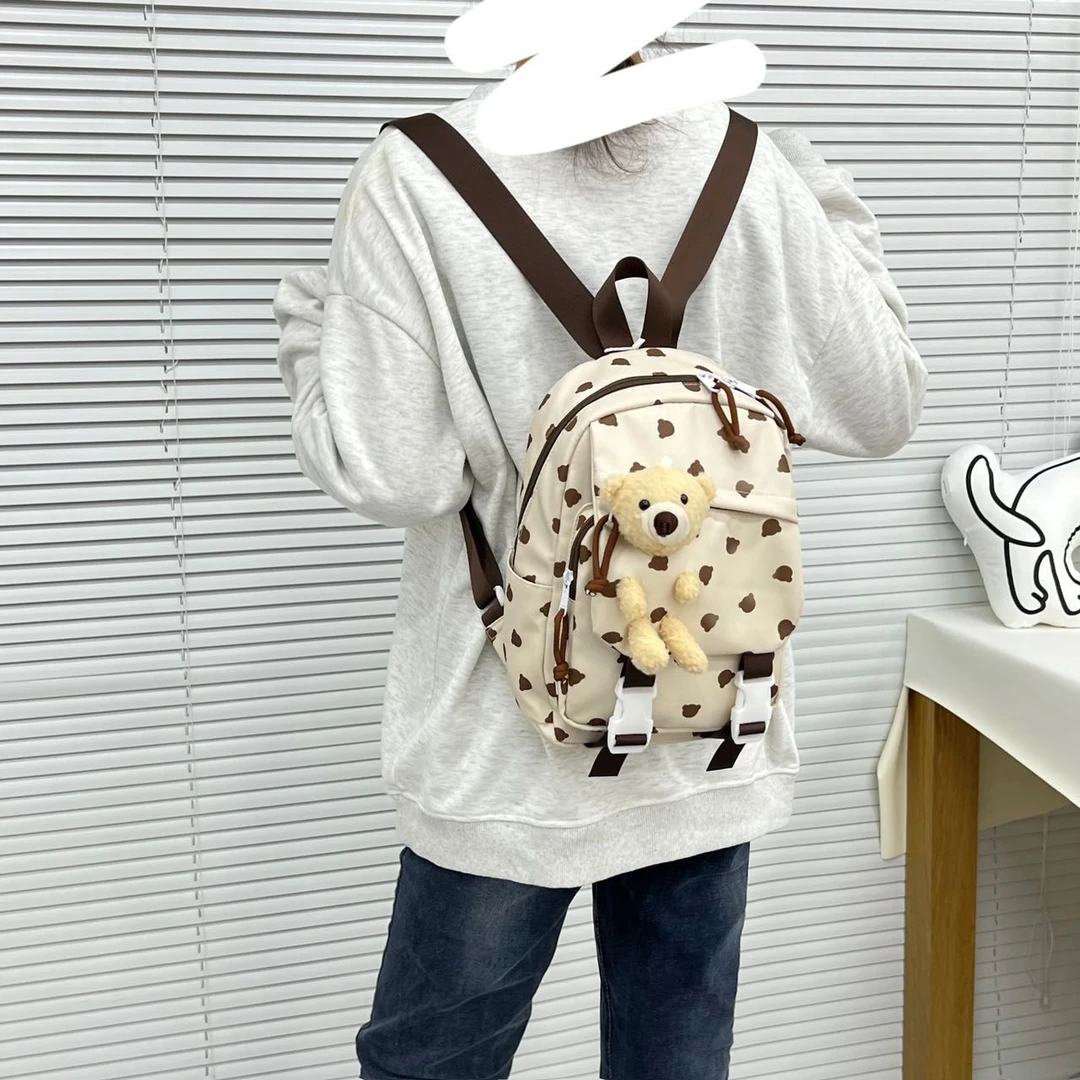 时尚立体小熊双肩包