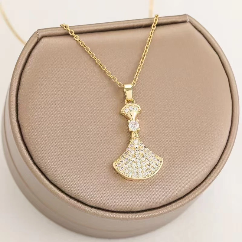 欧伦诗 钛钢项链 时尚满锆小裙子项链