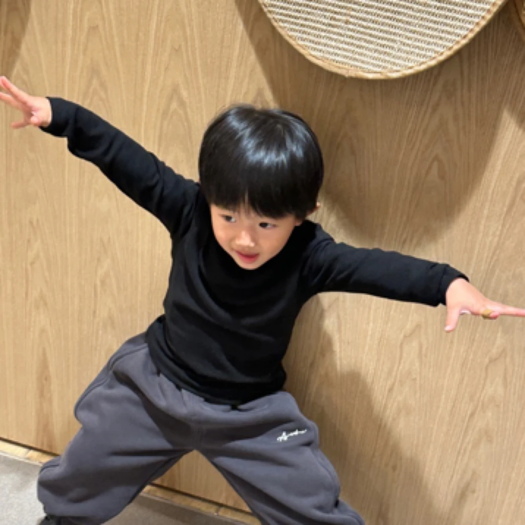 YY童装店  炭灰色加绒裤