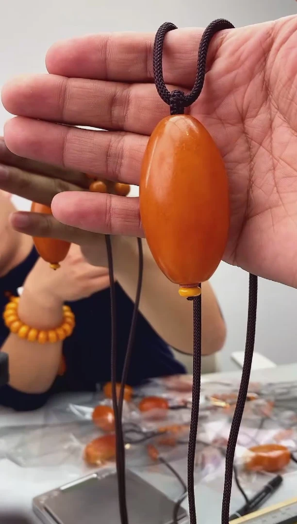【闪购商品】蜜蜡珠宝奇石未镶嵌假一罚十,随机多样性发一件