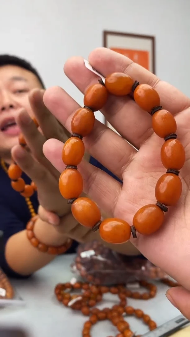 【闪购商品】蜜蜡珠宝奇石未镶嵌假一罚十微瑕随机多样性发一件