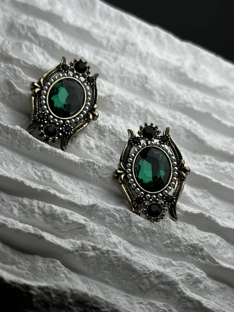 合金耳饰 宫廷复古百搭醒目适配款法式简约