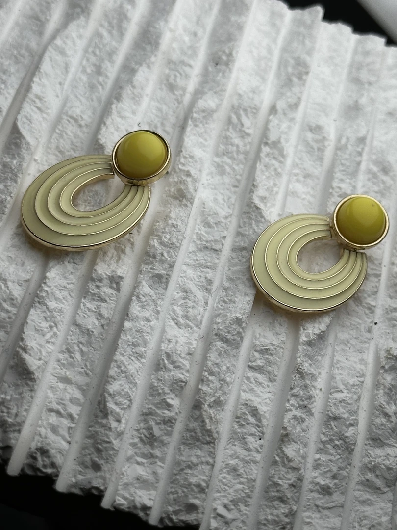 合金耳饰 亮色复古百搭适配款耳饰