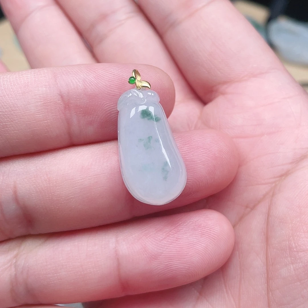 翡翠颈饰未镶嵌福瓜