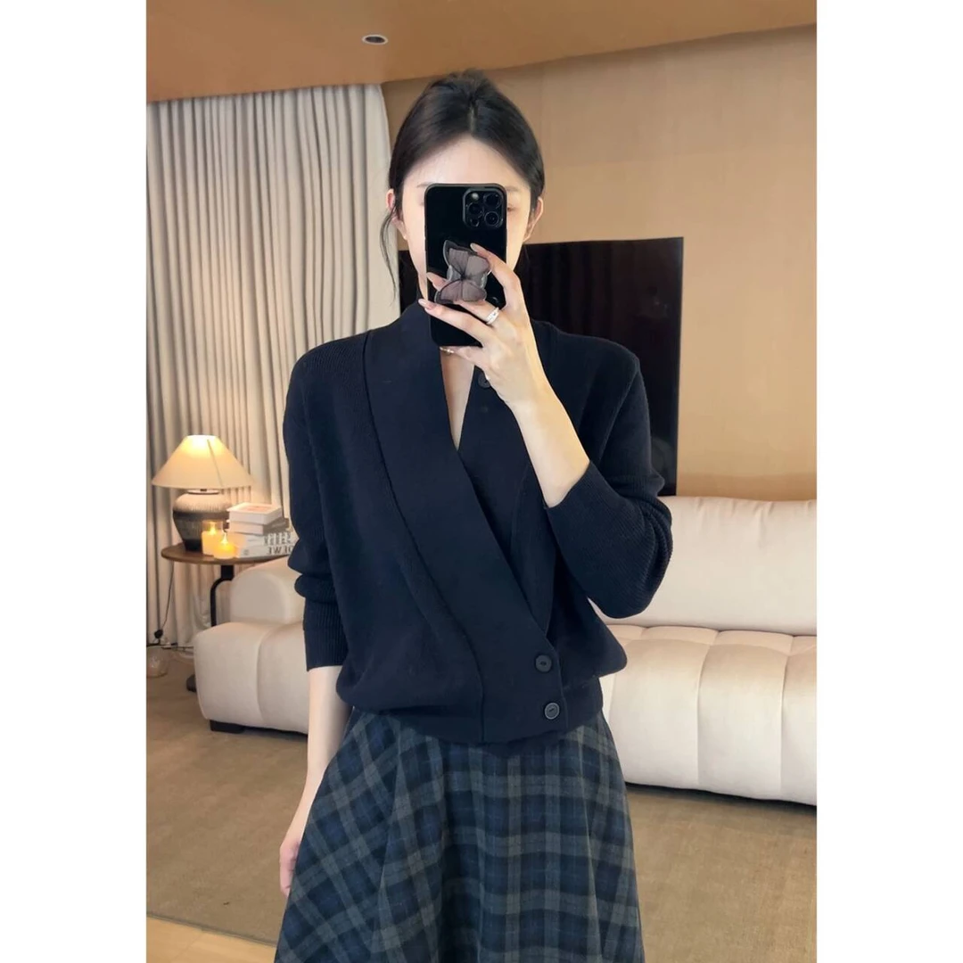 通勤不规则斜纽扣针织毛衣V领别致宽松毛衣 6232