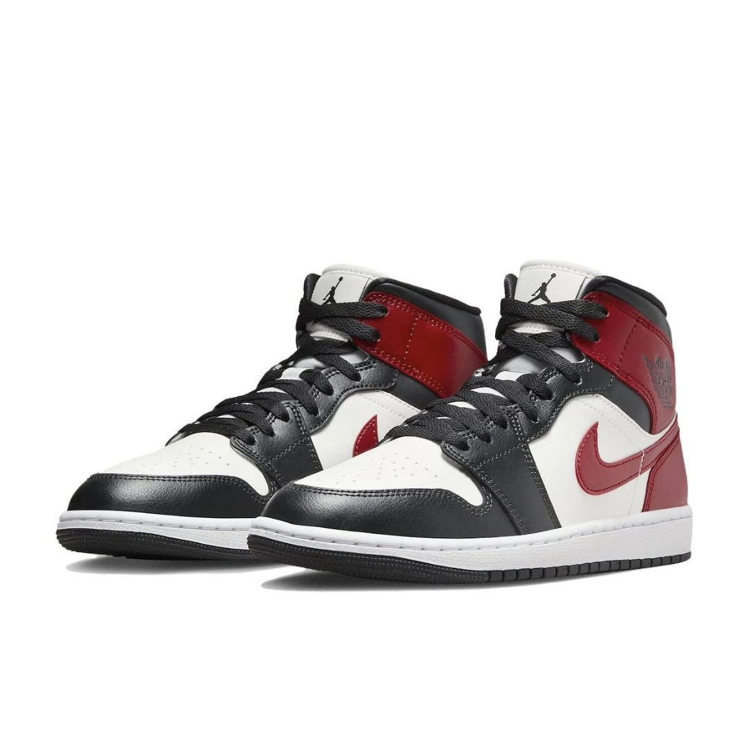 耐克Air Jordan 1 Mid AJ1 中帮复古篮球鞋 女款 黑红BQ6472-160