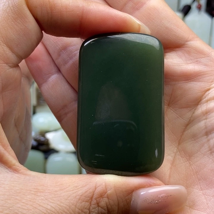 和田玉颈饰未镶嵌大**～