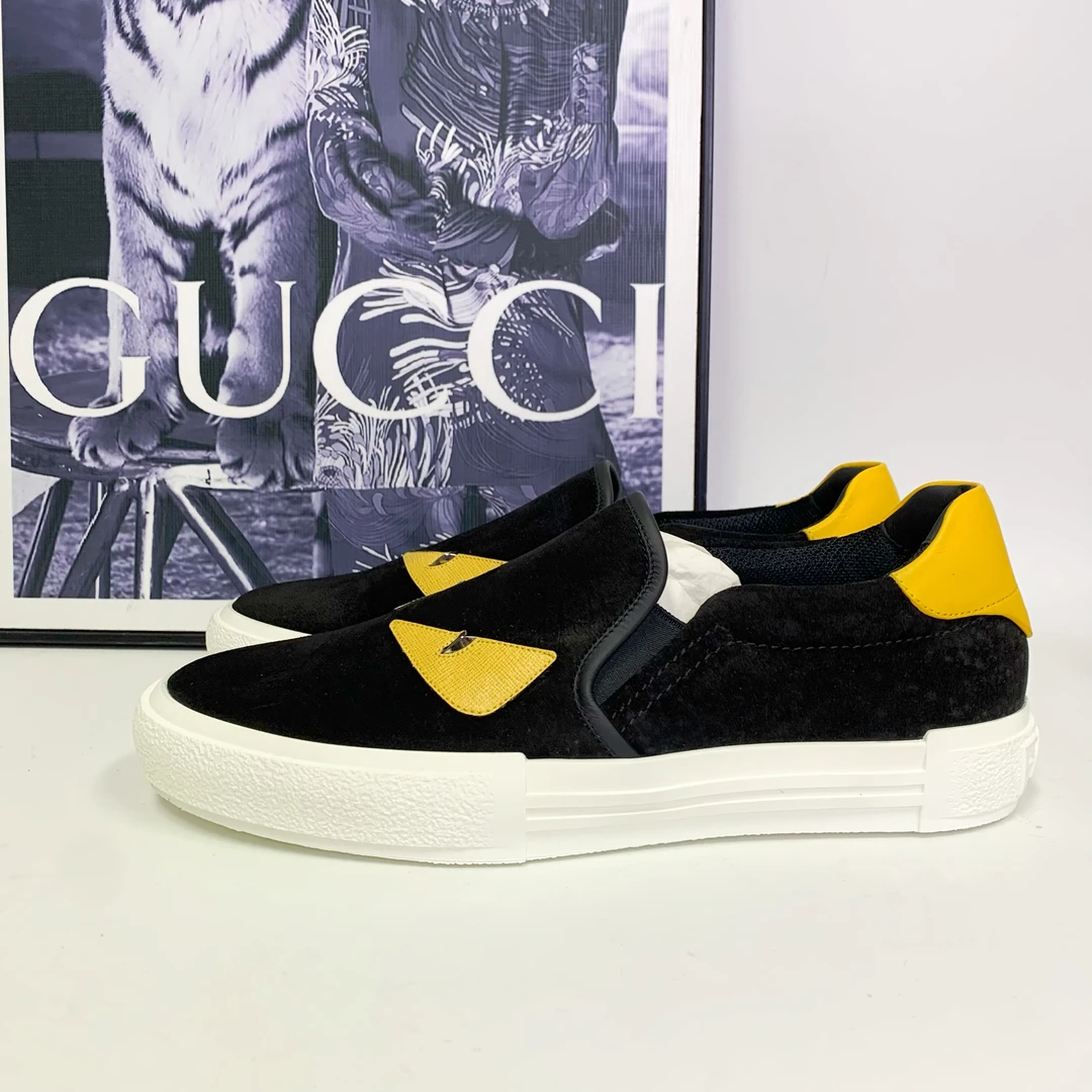 全新未使用 FENDI/芬迪 芬迪小怪兽黑黄一脚蹬舒适时尚潮流经典