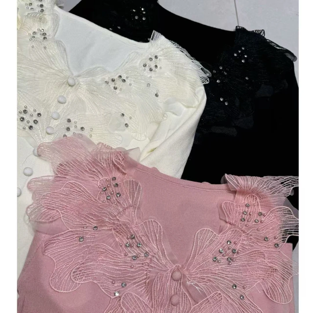 【三懿服饰】2024冬季新款蕾丝荷叶边镶钻轻奢别致独特上衣-6195-1