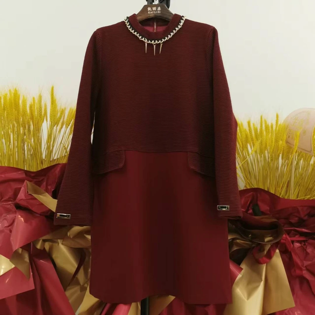 酒红项链袖口装饰高端气质连衣裙 88089