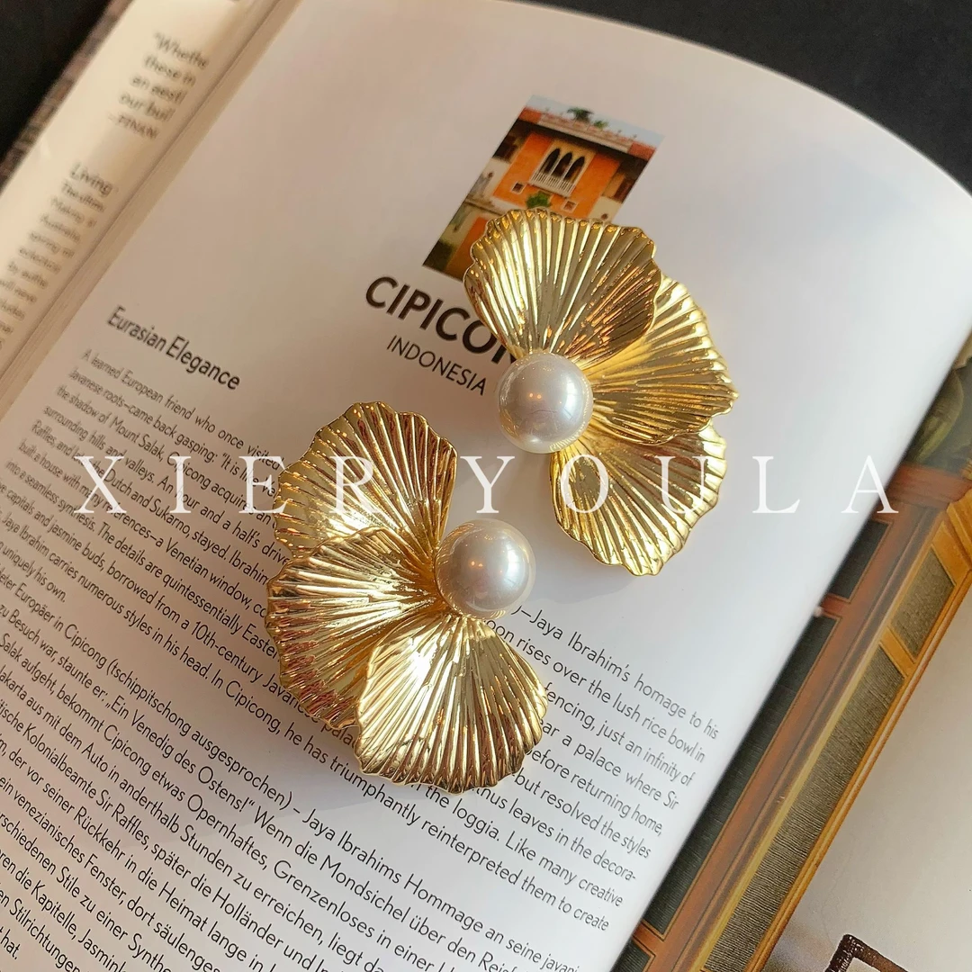 铜合金仿珍珠耳饰 【喜儿ula】11-8-3轻奢金属气质杏叶珠珠耳钉