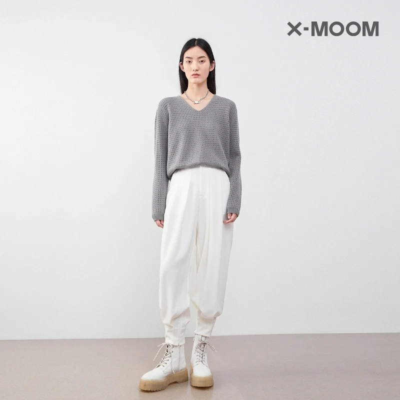 X-MOOM春秋宽松上衣女V领长袖镂空休闲针织纯色毛衣女ZUQAB16862
