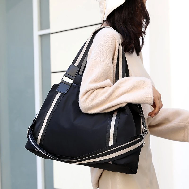 单肩包女大容量通勤健身包旅行包上班行李袋大包包斜挎手提帆布包