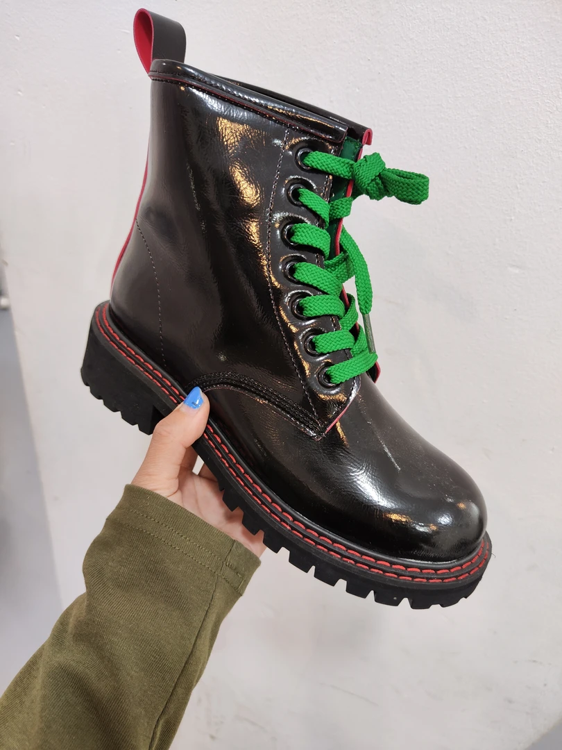 思途家女鞋马丁靴