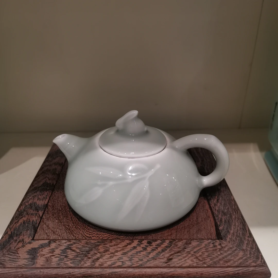 昆仑牌玉兔送福茶壶手工青瓷天青色陶瓷精美青釉工艺品