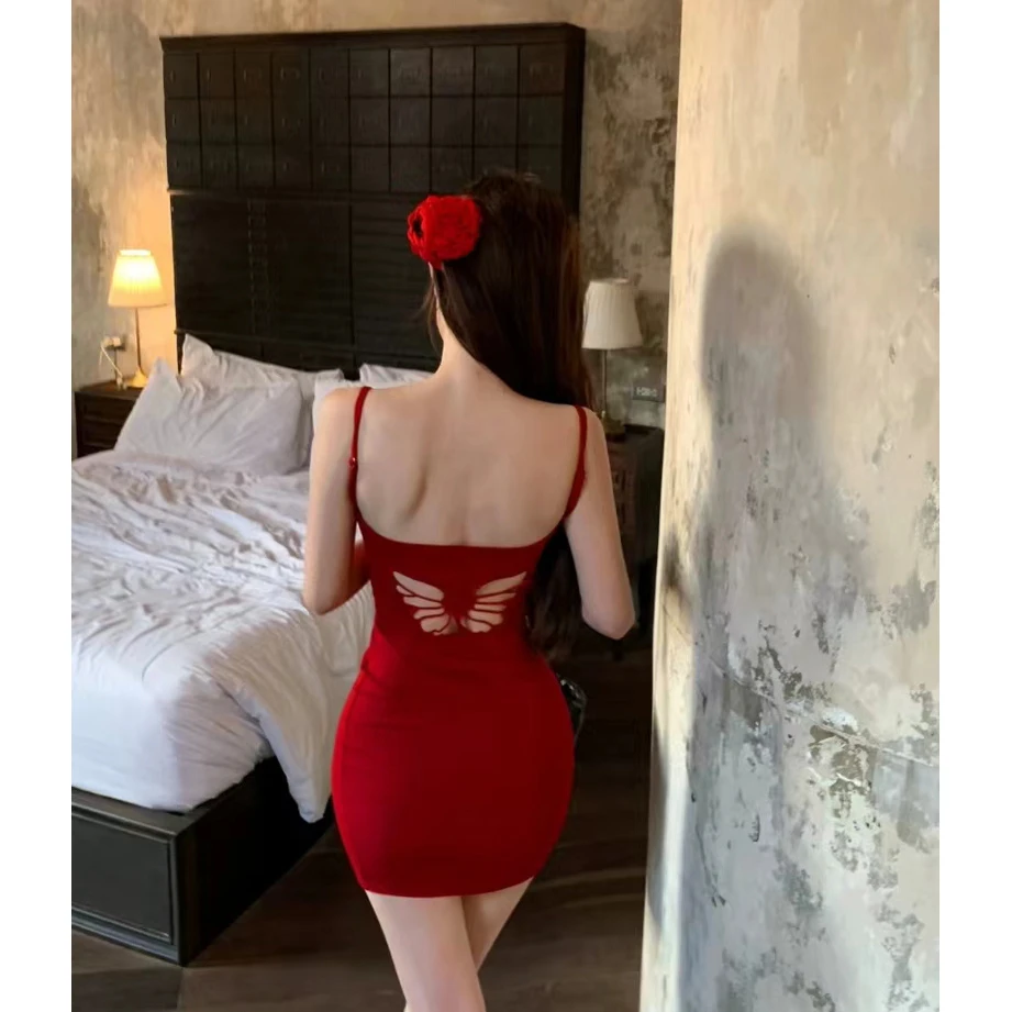 也猫定制 纯欲性感低领露锁骨吊带裙修身显瘦包臀短裙露背连衣裙