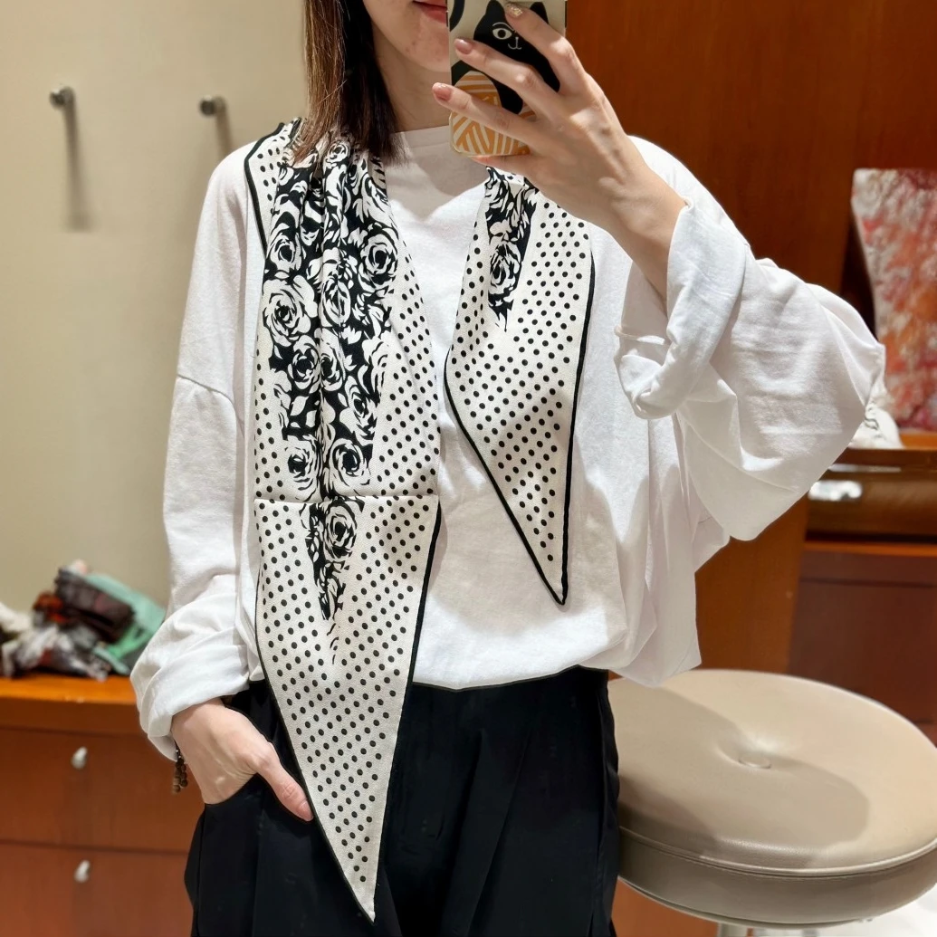 CHUNXIN/淳欣丝巾羊毛双面黑白山茶花波点菱形巾130*35装饰围巾