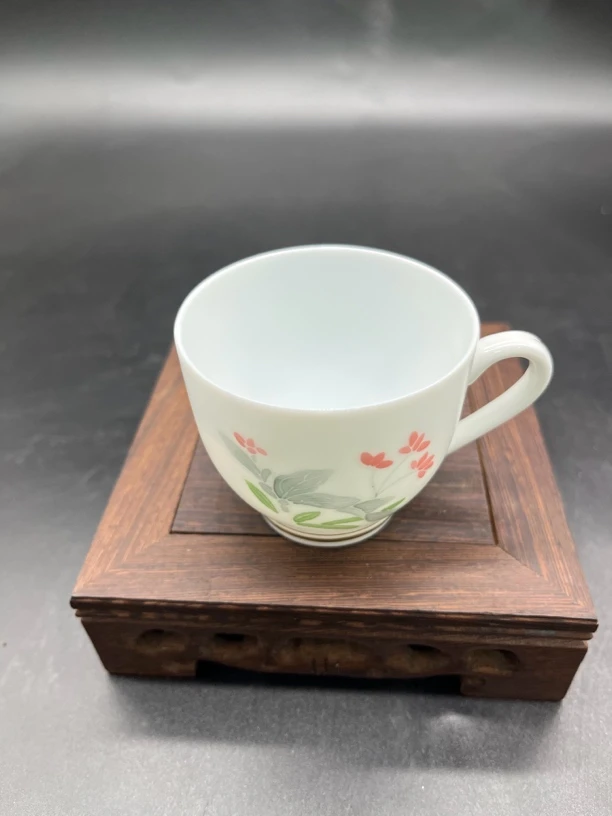 釉下五彩手绘洪江红菊小茶杯