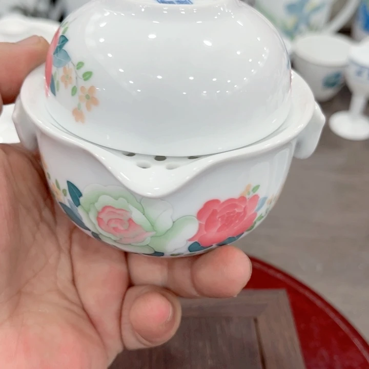 杯t***k釉下五彩瓷器的制作