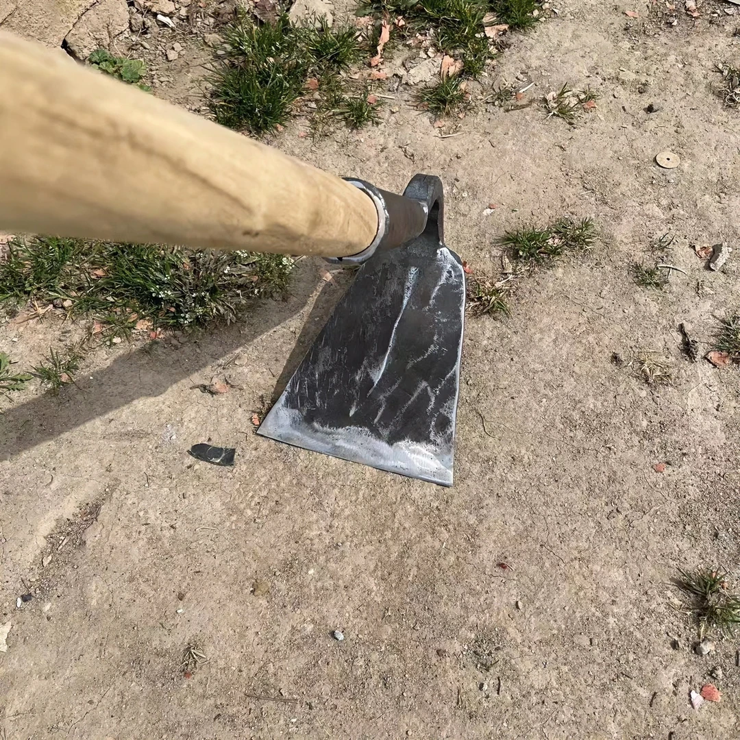 轨道钢农用工具除草锄头果园专用挖土挖地开荒木柄一体户外农具